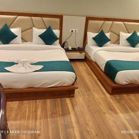 Hotel & Hostel Vimal Ganga Rishīkesh Esterno foto