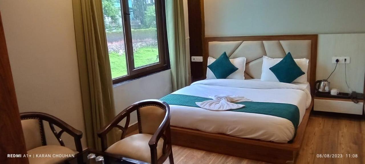 Hotel & Hostel Vimal Ganga Rishīkesh Esterno foto